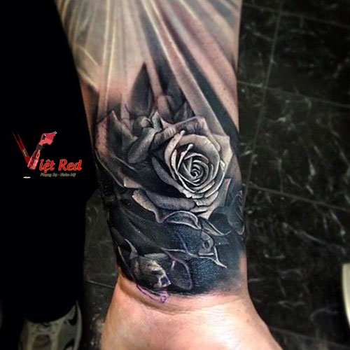 Hình xăm hoa hồng ở cổ tay