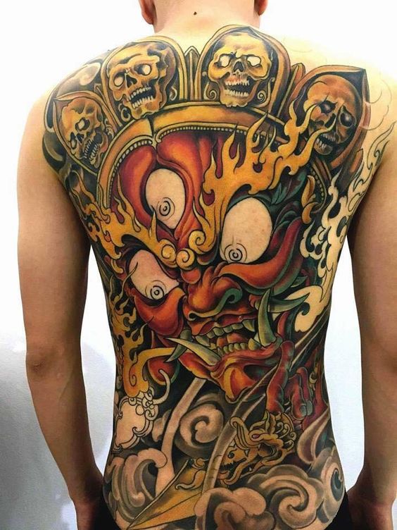 Tattoo mặt quỷ kín lưng 