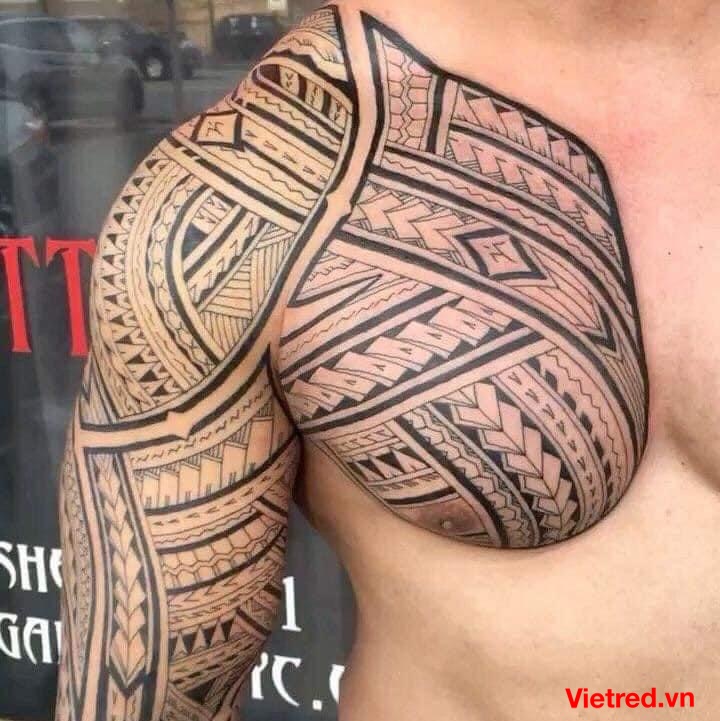 Hình xăm maori từ tay qua ngực