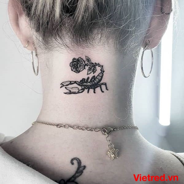 Một hình xăm cổ blackwork